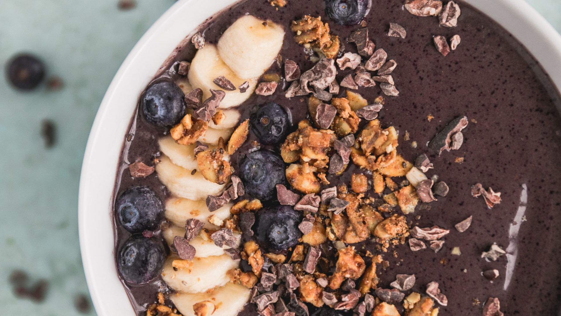 Chocolate Protein Maca Smoothie Bowl - Becks Lives Healthy